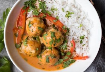 THAI COCONUT CURRY CHICKEN MEATBALLS | Performance
