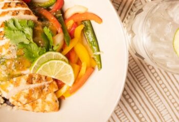 CILANTRO-LIME CHICKEN FAJITAS | Keto