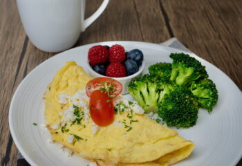 CHICKEN SAUSAGE OMELETTE | Keto